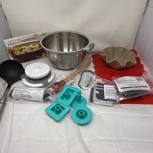 Pampered Chef Kitchen lot of Tools  some new and some gently used